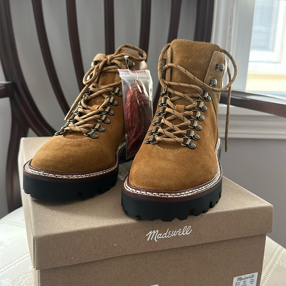 NWT Madewell Lugsole Hiking Boots